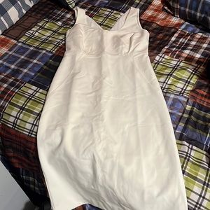 Perfect condition Club Monaco dress. Never worn.  Stylish